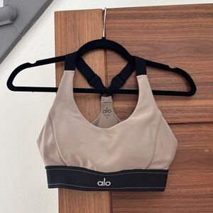 ALO Yoga Women's Beige and Black Sports Bra